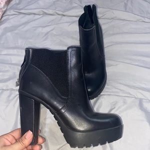 Steve Madden black boots